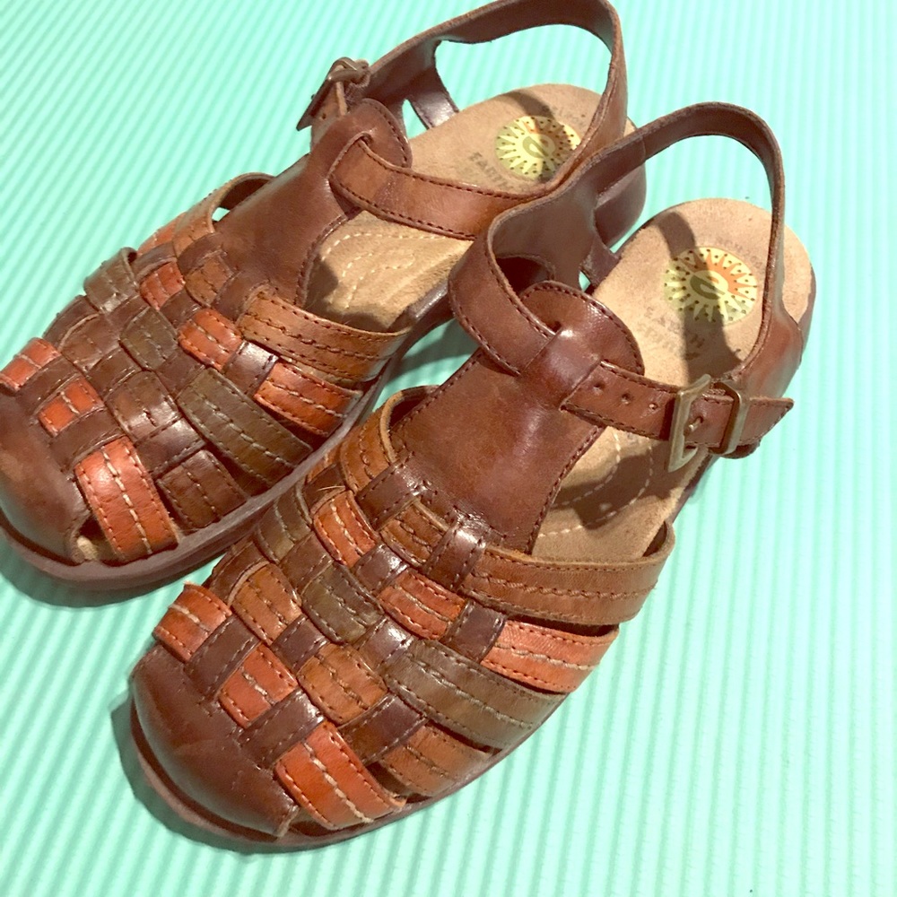 Sandal